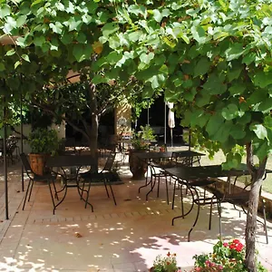 https://mas-de-bouvau.fr-provencehotel.com